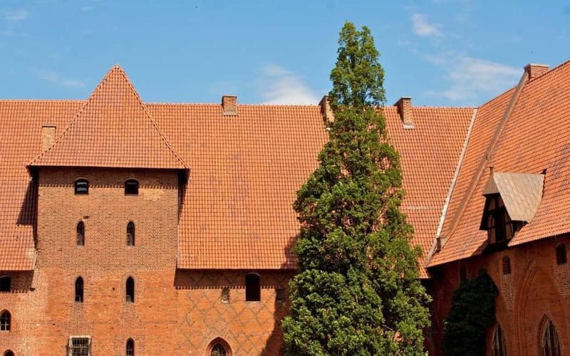 MALBORK: Castle of the Teutonic Oder from Warsaw - private - An In-Depth Look at the Malbork Castle Tour