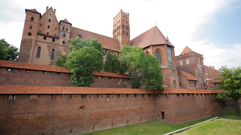 MALBORK: Castle of the Teutonic Oder from Warsaw - private - Who Will Love This Tour?