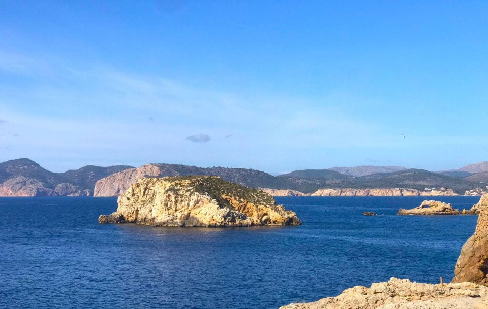 Mallorca: 2-Hour Coastline & Malgrat Islands Catamaran Tour - Vessel Information