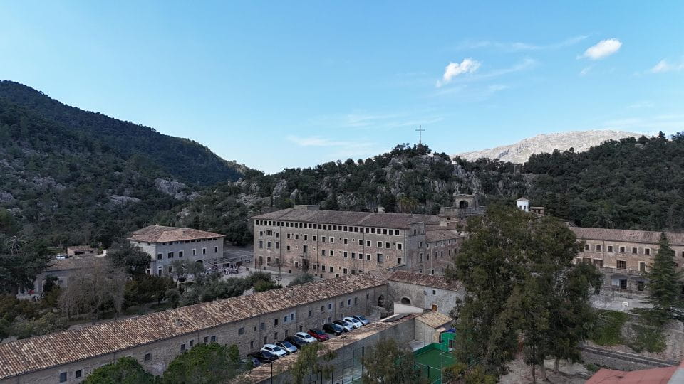 Mallorca: Cap & Cava - Minibus Tour to Formentor - ENGLISH - Charming Town of Pollenca