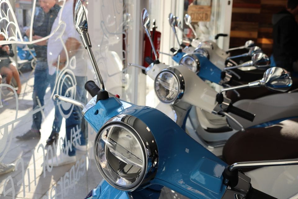 Mallorca: Explore Mallorca Island With Iconic Vespa Scooter - Discover Hidden Gems