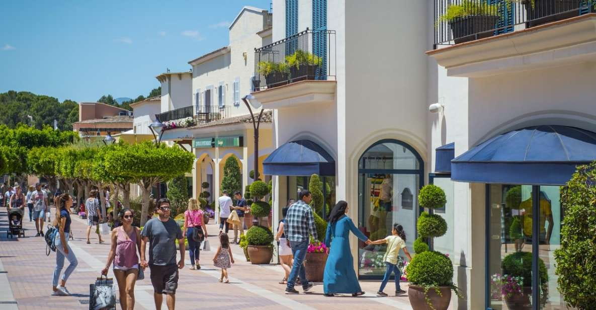 Mallorca: Fashion Outlet Shopping Excursion by Bus - Shopping Experience