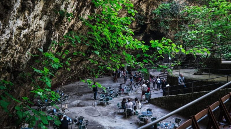 Mallorca: Half-Day Hams' Caves Tour with Pearl Shop Visit - Discovering Mallorca’s Hams’ Caves: A Balanced Look at a Popular Half-Day Tour