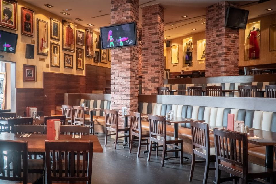 Mallorca: Hard Rock Cafe Entrance With Lunch or Dinner - Reservation Details