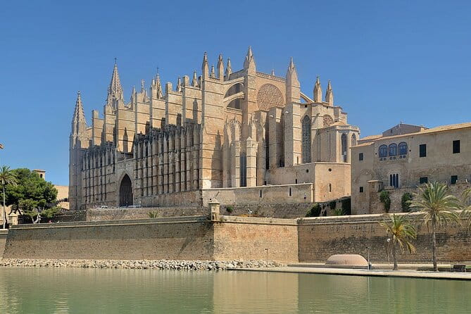 Mallorca Shore Excursion Bellver Castle and Cathedral Private Tour - Key Points / Takeaways