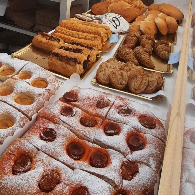 Mallorca: Street Market & Olivemill Minibustour GERMAN GUIDE - Things To Know