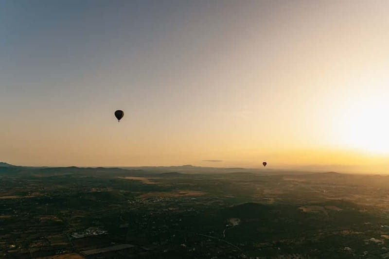Mallorca: Sunrise or Sunset Hot Air Balloon Flight - The Guides and Safety: Knowledge and Comfort Matter