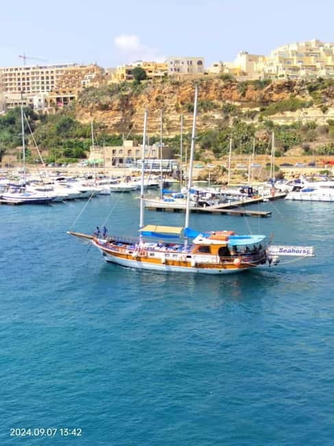 Malta: Gozo, Comino and Blue Lagoon Cruise with Sea Caves - Exploring the Sea Caves and Rock Formations