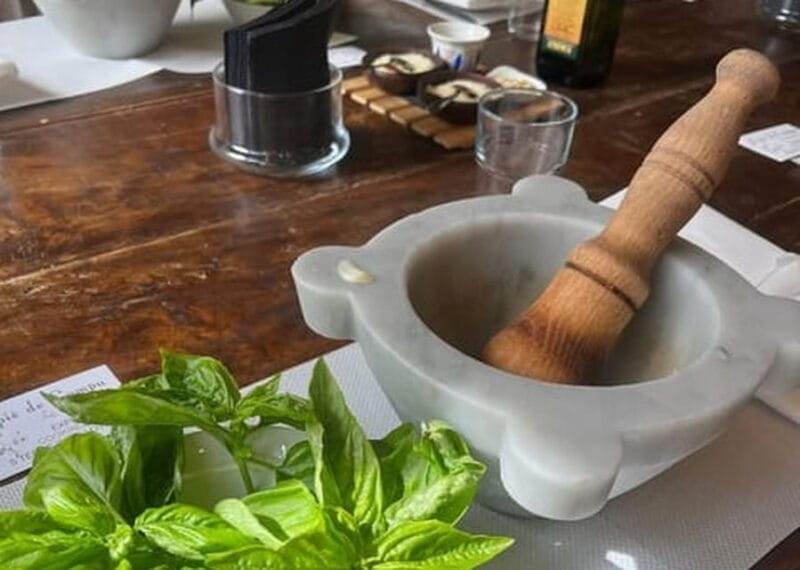 Manarola: Authentic Pesto Making Class at Cinque Terre - The Role of the Guide and the Atmosphere