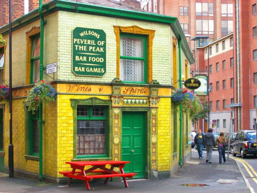 Manchester: Insta-Perfect Walk With a Local - Personalized Recommendations for Travelers