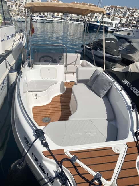 MANGO BOAT - Unlicensed boat in Puerto Banús - Key Points / Takeaways