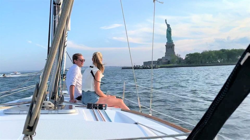 Manhattan: Private Luxury Sailing Tour to Statue of Liberty - Tour Highlights and Inclusions