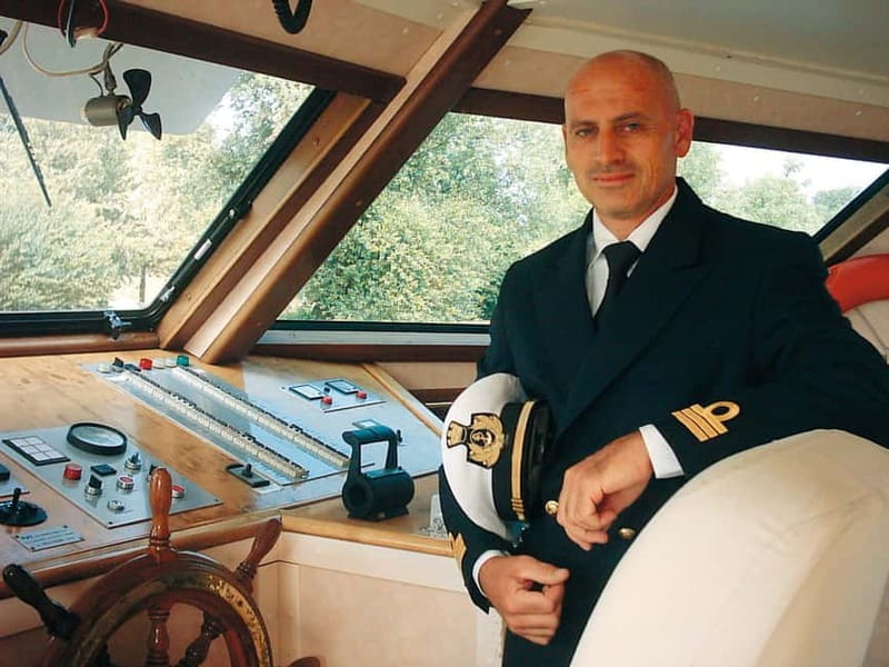 Mantua: from the water, lunch on the boat and guided visit to the city center - Exploring Mantua from the Lakes to the Streets