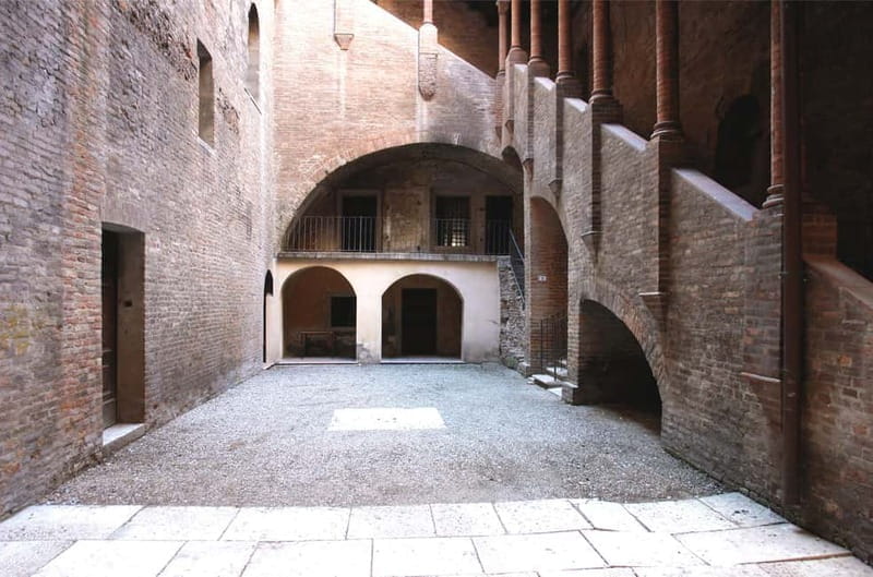 Mantua: Morning boat tour + Afternoon: guided visit to the city center - Cost and Value