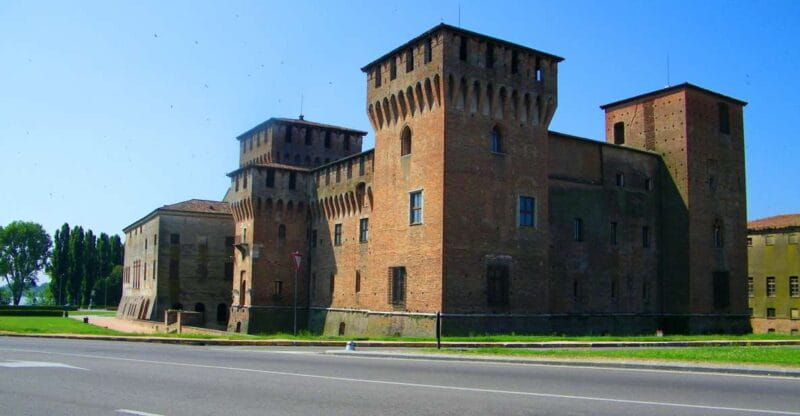 Mantua: Town Highlights and Monuments Walking Tour - Key points / Takeaways