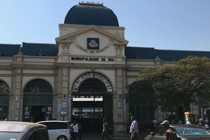 Maputo Indispensable Downtown Walking Tour With Refreshments - Meeting Point and Ending Location