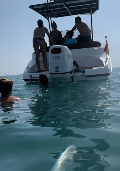 Marbella: Private Boat Rental with Skipper and Banana 2-8hrs - FAQs