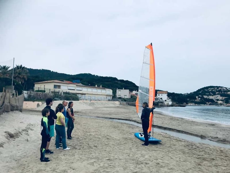 Mariehamn, Åland: Beginner Class Dynamic Windsurfing - Discovering Windsurfing in Åland: An In-Depth Look