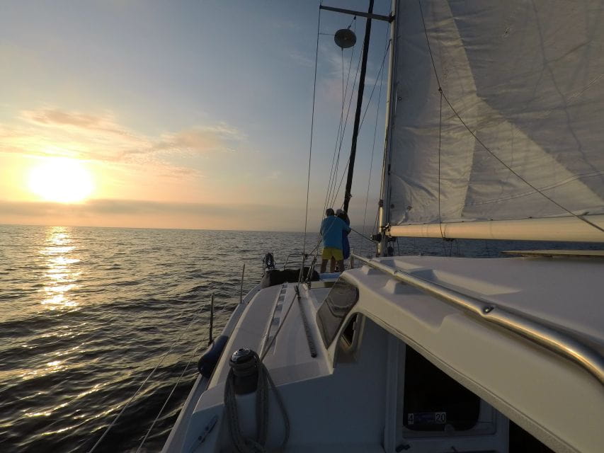 Marina Del Rey : 4 Hour Private Catamaran Sailboat for 6 - Boat Specifications and Amenities