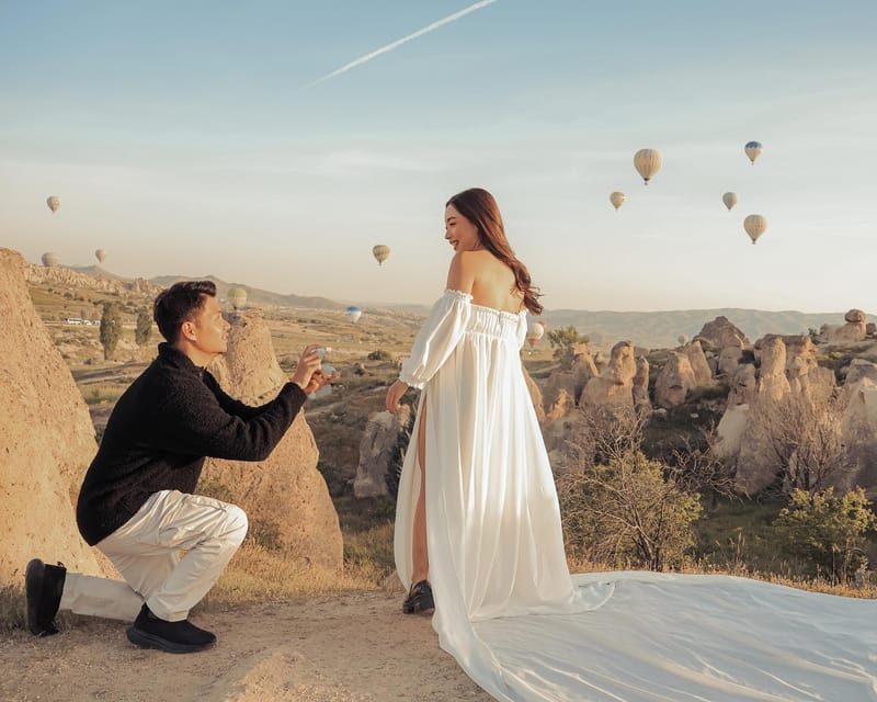 Marriage proposal surprise with breakfast balloons - FAQ