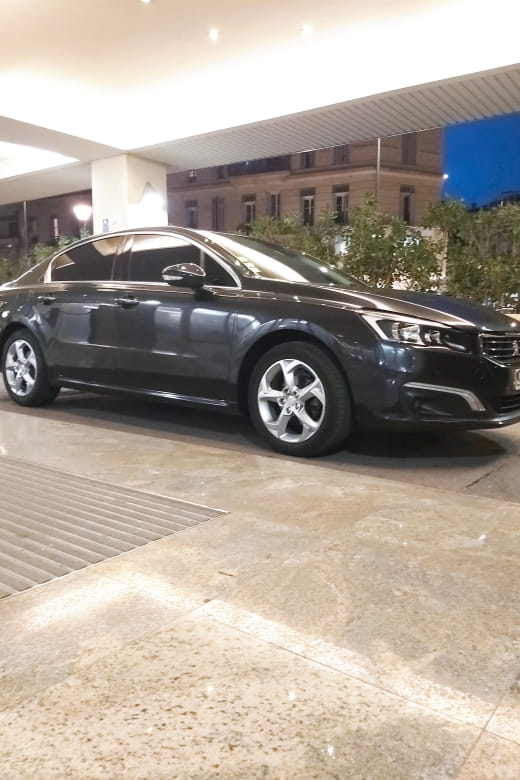 Marseille Airport: VIP Transfer to Baumanière - Transfer Booking Details