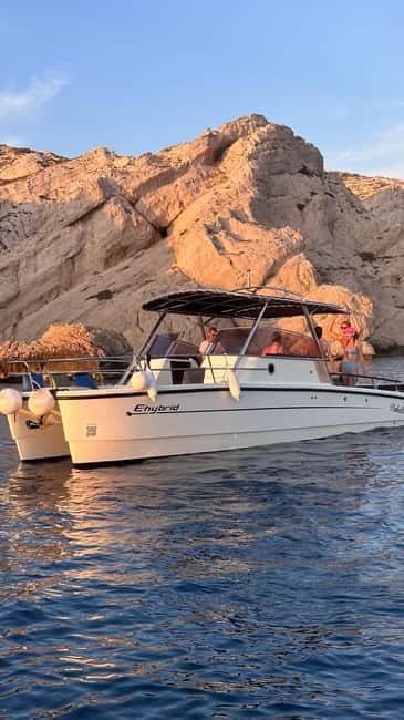 Marseille: Aperitif on a boat from the Old Port - The Return Journey and Photo Opportunities