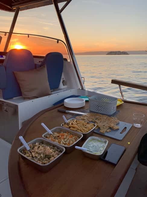 Marseille: Aperitif on a boat from the Old Port - Price and Logistics