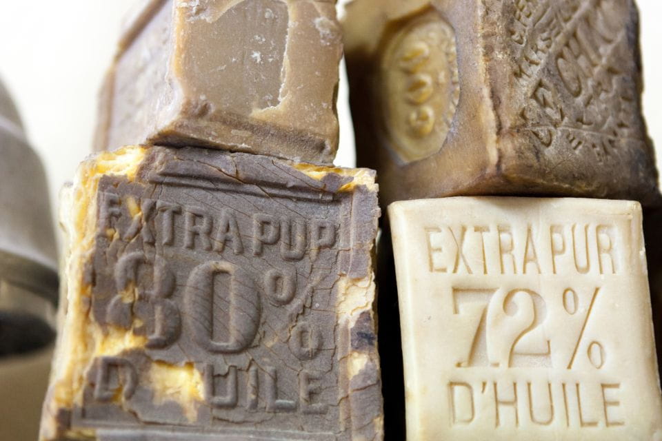 Marseille: First Discovery Walk and Reading Walking Tour - Discovering Marseilles Vibrant Undartground Concept Store