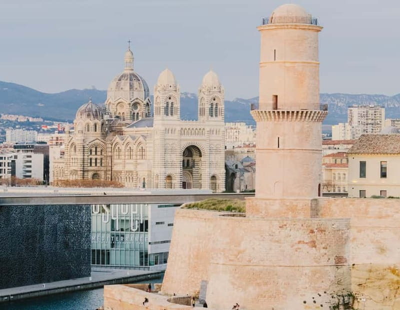 Marseille: Mucem Fast-Track Ticket & Le Panier Audio Tour - Entering and Exploring the Mucem