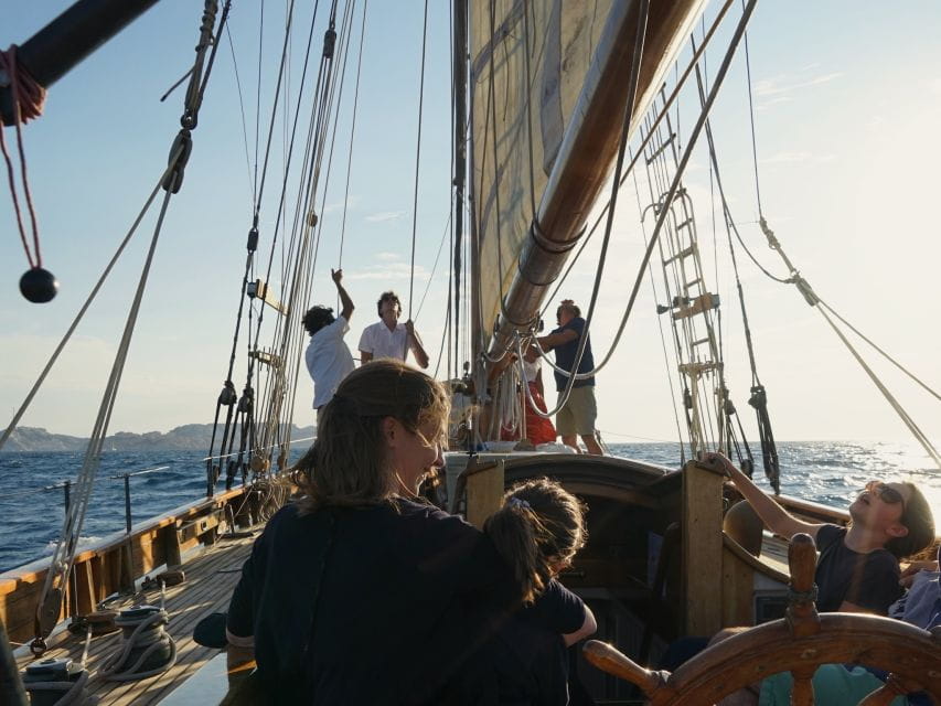 Marseille: Sunset Sailing Dinner in the Frioul Archipelago - Highlights of the Sunset Sailing Dinner
