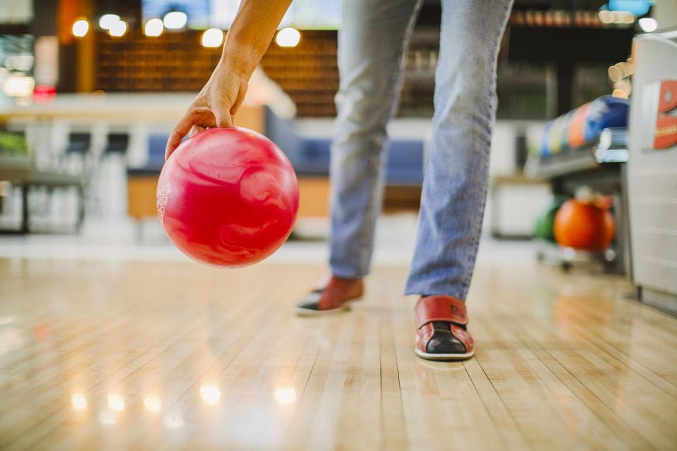 Maspalomas: Bowling Session Entry Ticket at Holiday World - Booking Your Session