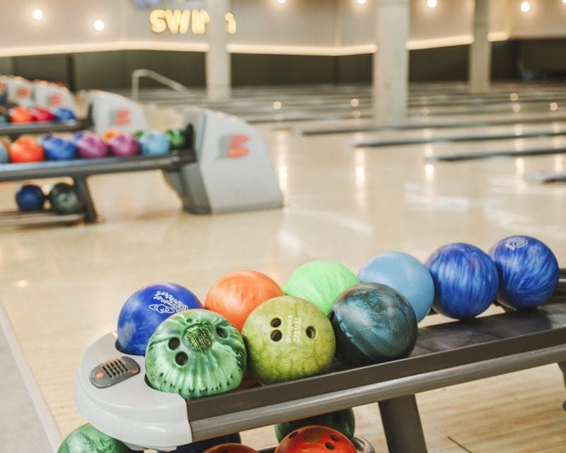 Maspalomas: Bowling Session Entry Ticket at Holiday World - Things To Know