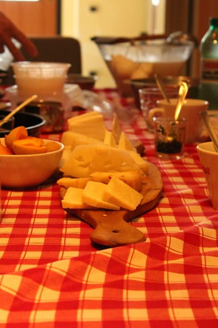 Matera: Mozzarella and Cheese tasting with a Cheesemaker - Discover the art of cheese making in Matera with a local cheesemaker