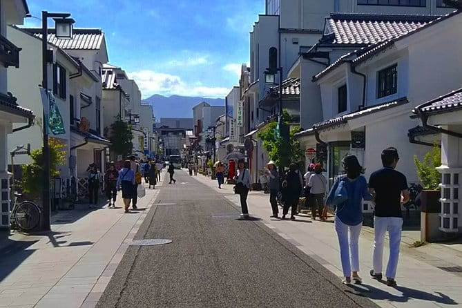 Matsumoto Discovery - Half Day Walking Tour - Navigating the Traditional Shopping District