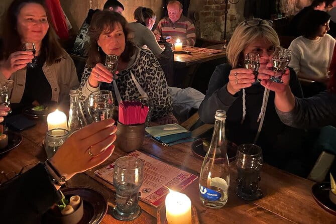 Medieval Experience: Guided Sightseeing and Food Tasting - Itinerary Breakdown: What You’ll Experience