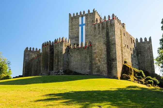 Medieval Guimarães- by Dusk or Day time -from Porto or Braga - Key points / Takeaways