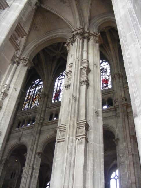 Medieval Paris Private 2h Walking Tour - Walking the Medieval Streets of Paris