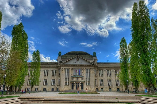 Meet the Balkans - 10 day tour of Croatia, Bosnia and Montenegro - Starting in Zagreb: A Friendly Introduction to Croatia