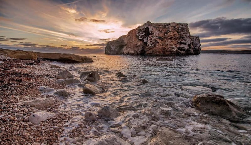 Mellieha: Cruise to Blue Lagoon, Crystal Lagoon & Halfa Rock - Alfa Rock: a serene swim stop on a deserted islet