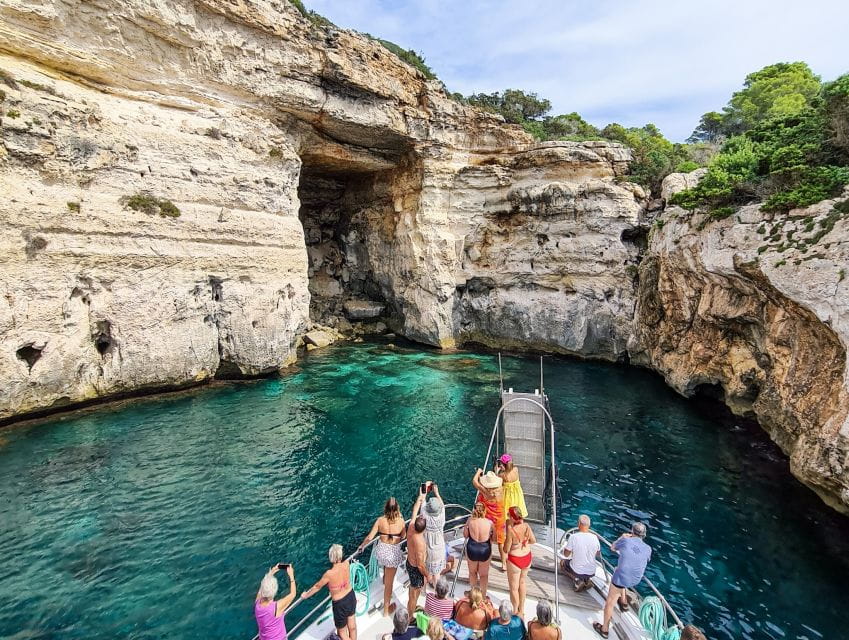 Menorca: Full-Day Boat Tour With Paella Lunch - Paella Lunch and Refreshments