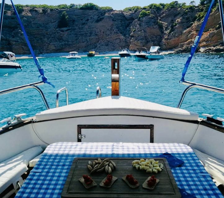 Menorca: Llaut Boat Cruise With Local Appetizers - Key Points