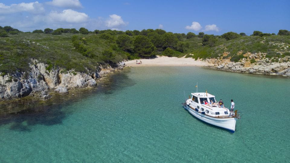 Menorca: Llaut Boat Cruise With Local Appetizers - Experience Highlights