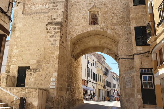 Menorca: Mahon Guided Walking Tour with History & Tastings - Exploring Mahon’s Old Streets and Main Arteries