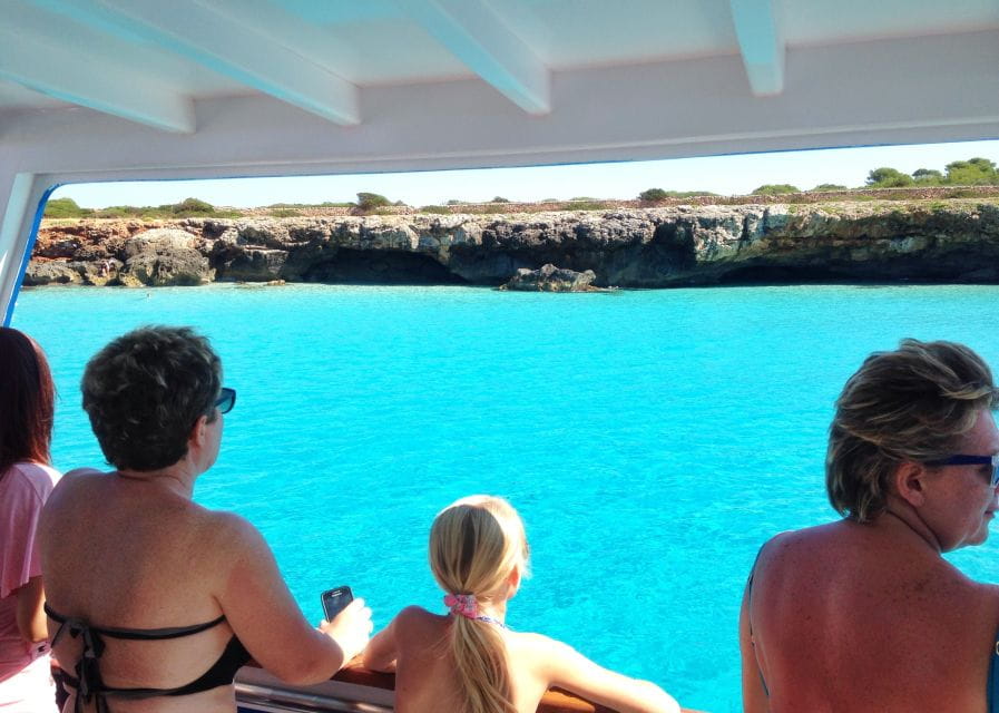 Menorca: Natural Coves and Beaches Boat Trip & Paella Lunch - Dining and Refreshments