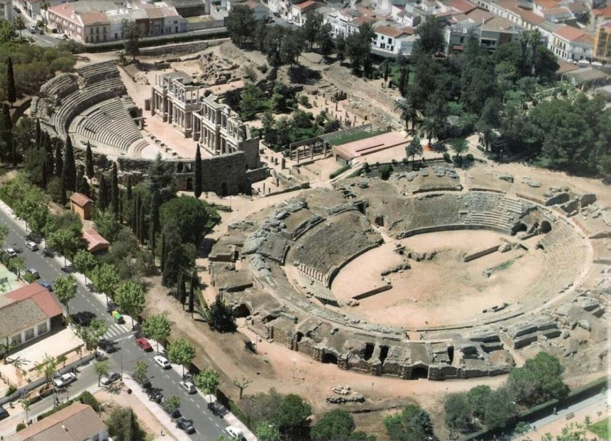 Merida: Roman Theater and Amphitheater Guided Tour - Accessibility Information