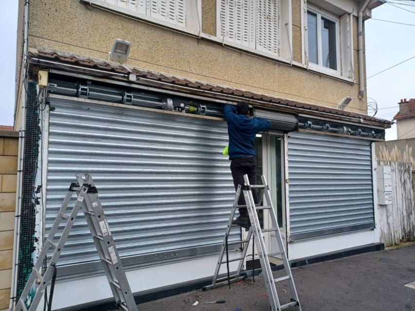 METAL 2000: Leader in Metallic Curtain Manufacturing - Metallic Shutters Repair