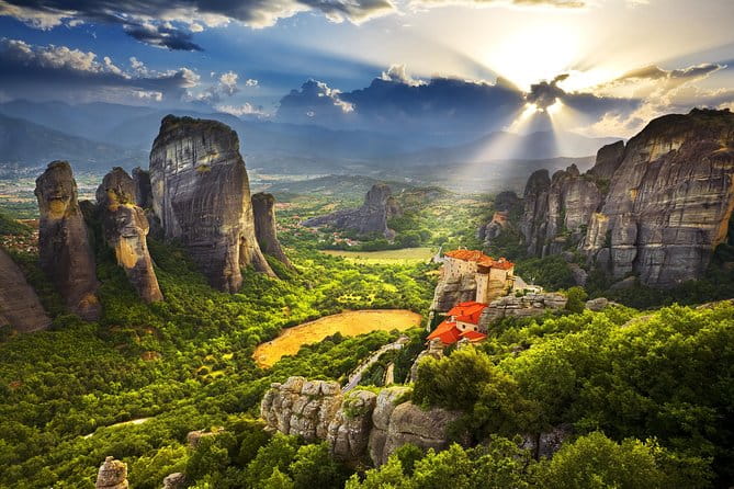 Meteora daytrip private tour for groups from Athens - An in-depth look at the Meteora daytrip experience