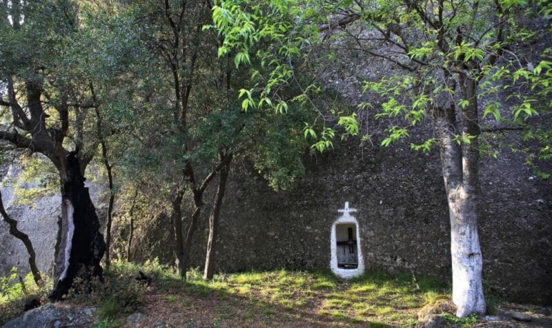 Meteora: Hiking Tour with Local Guide and Monastery Visit - Who Is This Tour Best For?