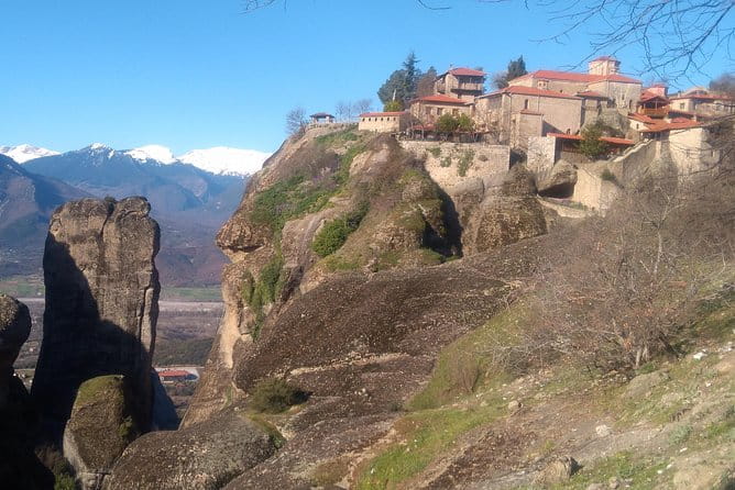 Meteora Monasteries Fully Private Day Tour with Great Lunch-Drinks Included - A Flavorful Greek Lunch