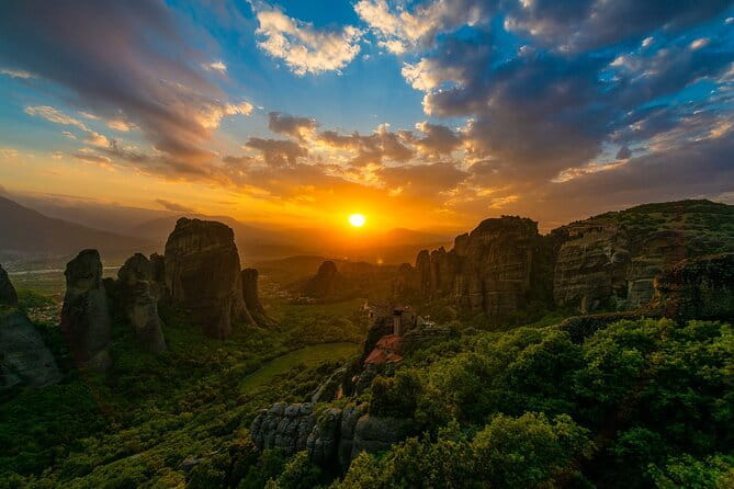 Meteora One Day Trip from Ioannina - Who Should Consider This Tour?